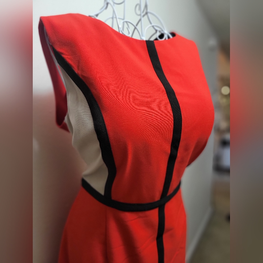 Womans Dress - Picture 8 of 8